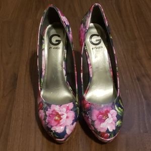G by GUESS Floral Platform Pump